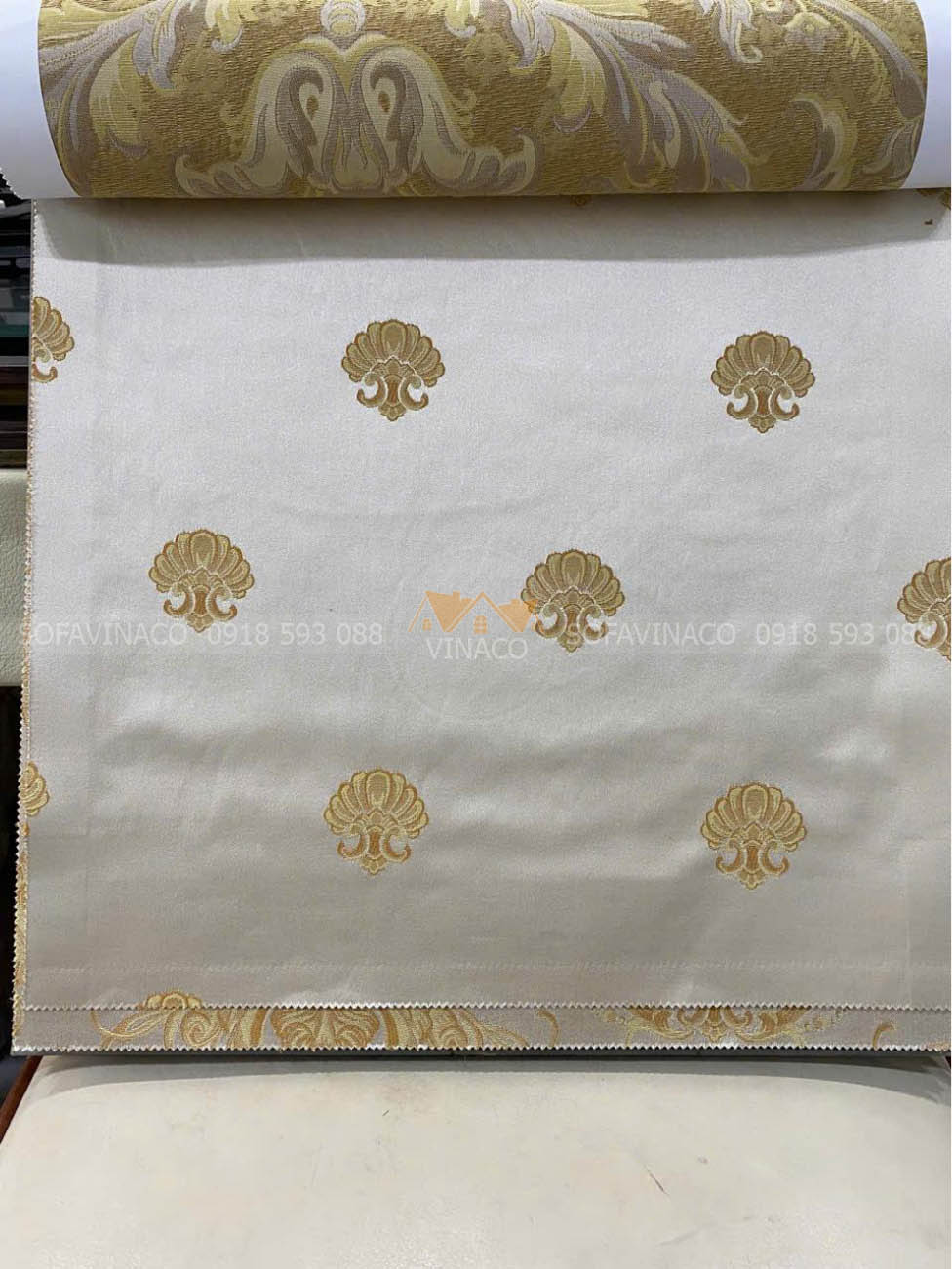 Mẫu vải Thổ Nhĩ Kỳ với nhiều chi tiết sặc sỡ khác nhau