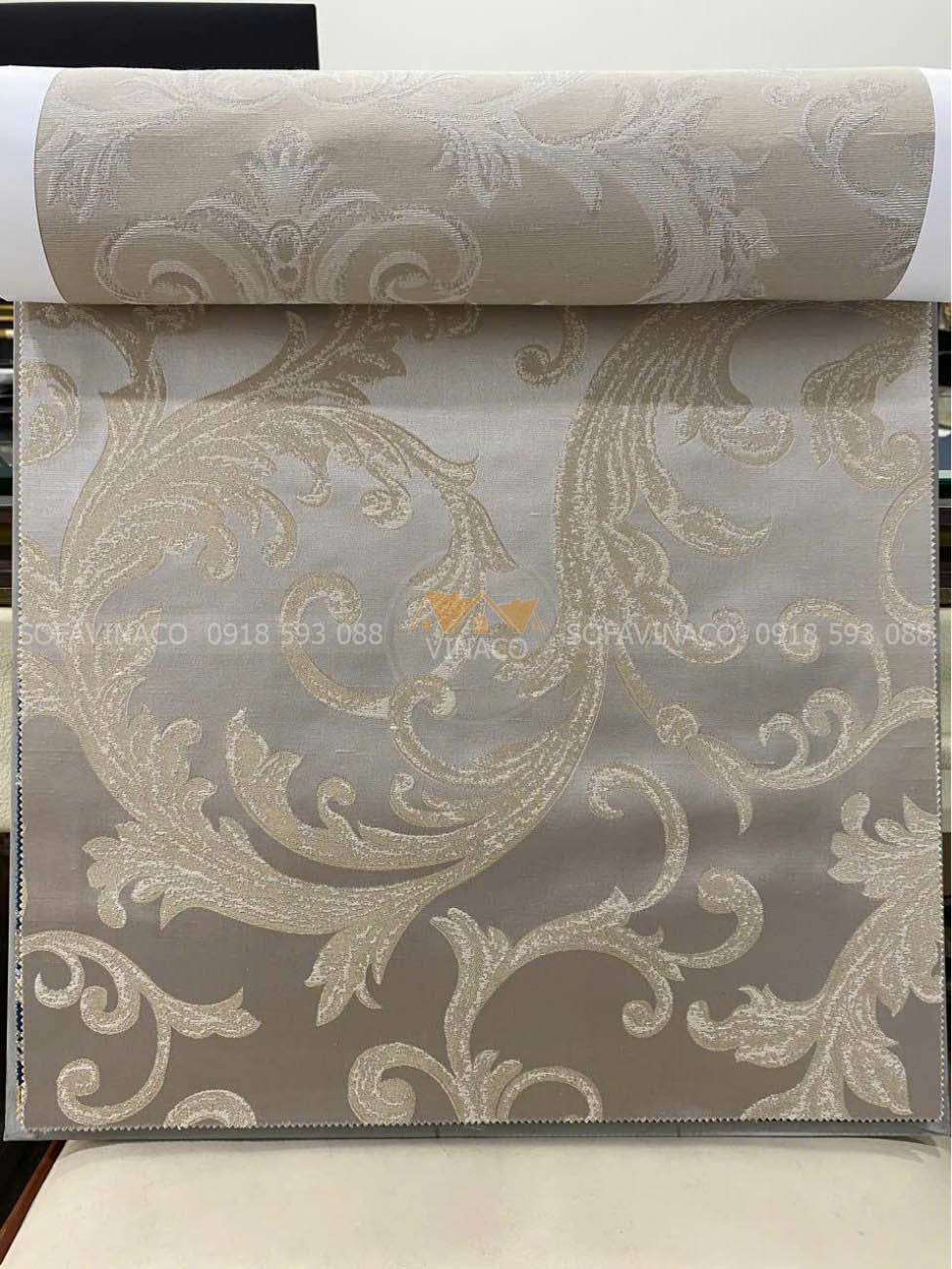Mẫu vải Thổ Nhĩ Kỳ với nhiều chi tiết sặc sỡ khác nhau